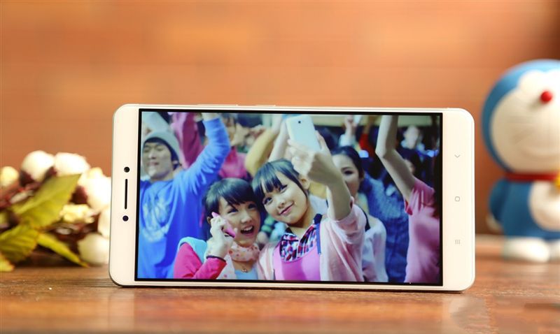 6.44寸黃金大屏！小米Max深度評測：續航驚人