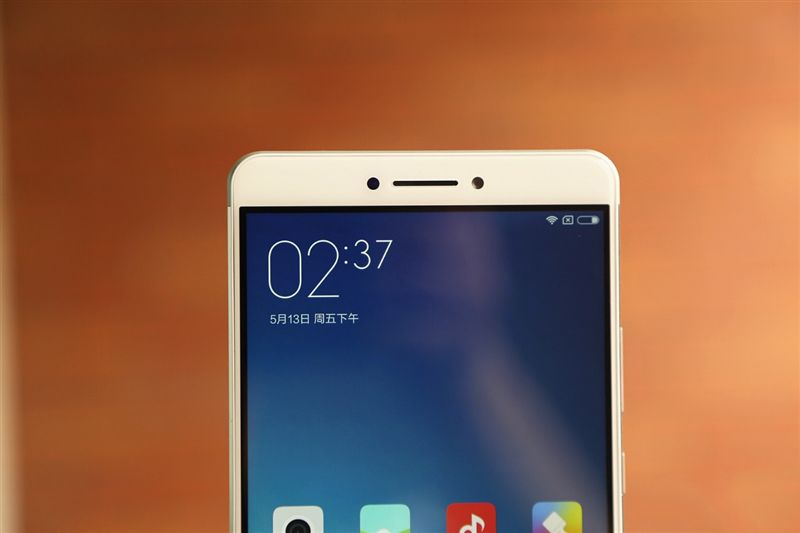 6.44寸黃金大屏！小米Max深度評測：續航驚人