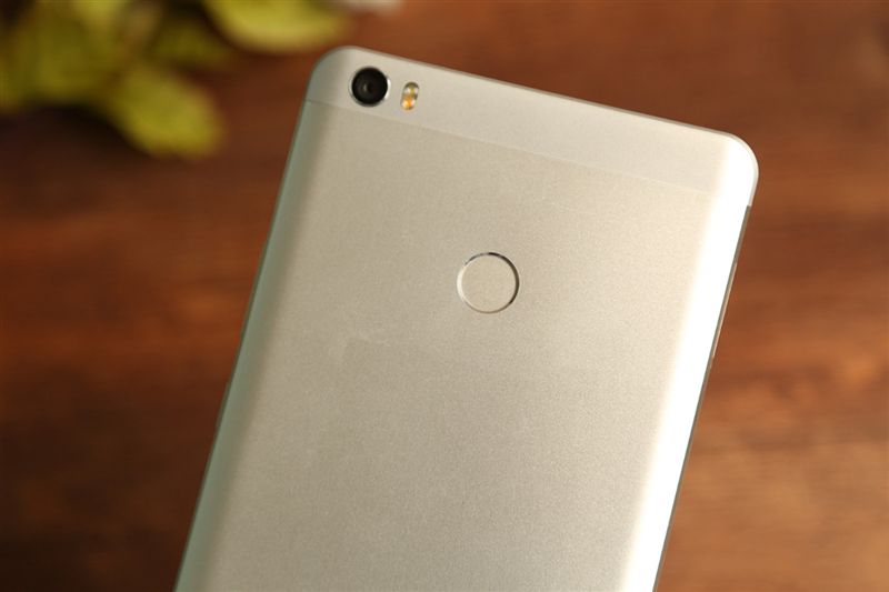 6.44寸黃金大屏！小米Max深度評測：續航驚人