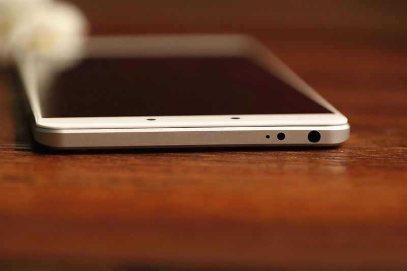 6.44寸黃金大屏！小米Max深度評測：續航驚人