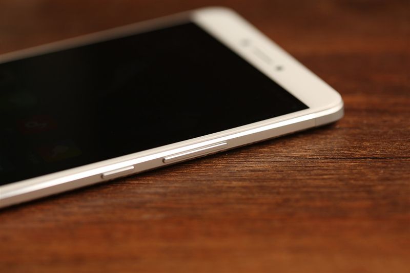 6.44寸黃金大屏！小米Max深度評測：續航驚人