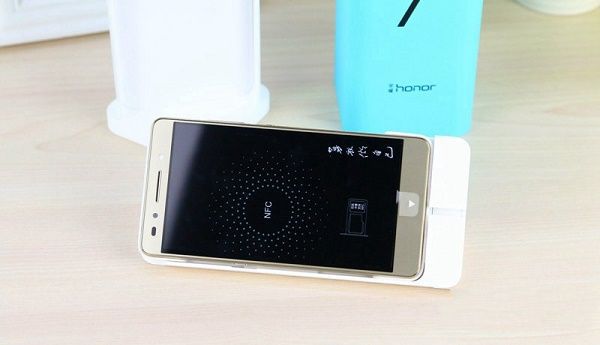 顏值PK 華為G9青春版和榮耀7外觀對比