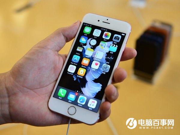 庫(kù)克：iPhone售價(jià)有點(diǎn)高 將降價(jià)