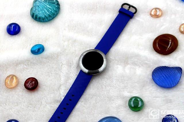 榮耀手環(huán)zero青春版上手評測 這個夏天戴著它上山下海