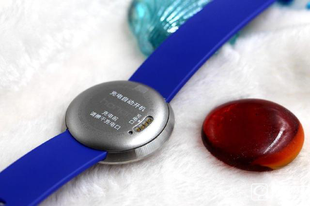 榮耀手環(huán)zero青春版上手評測 這個夏天戴著它上山下海