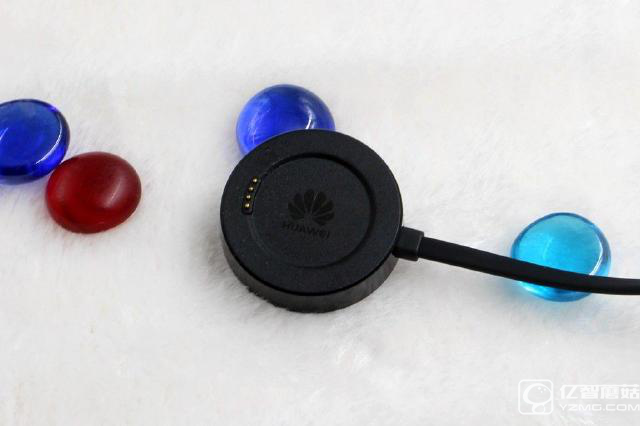 榮耀手環(huán)zero青春版上手評測 這個夏天戴著它上山下海