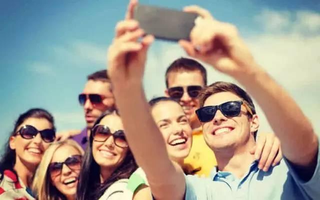 光輝與<a href=/tags/667-0.html target=_blank class=infotextkey><a href=/tags/667-0.html target=_blank class=infotextkey>榮耀</a></a>到達頂點 微信正在慢慢死去?