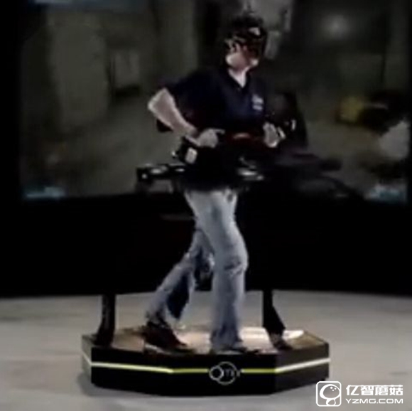 VR跑步機現場體驗：虛擬現實頭盔最佳拍檔