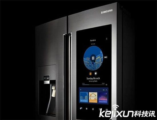 三星土豪冰箱：21.5高清觸屏 還能上網(wǎng)？