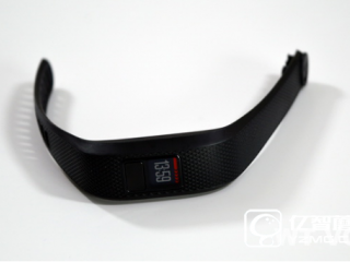 佳明Vivofit 3運(yùn)動手環(huán):一款體面的運(yùn)動手環(huán)