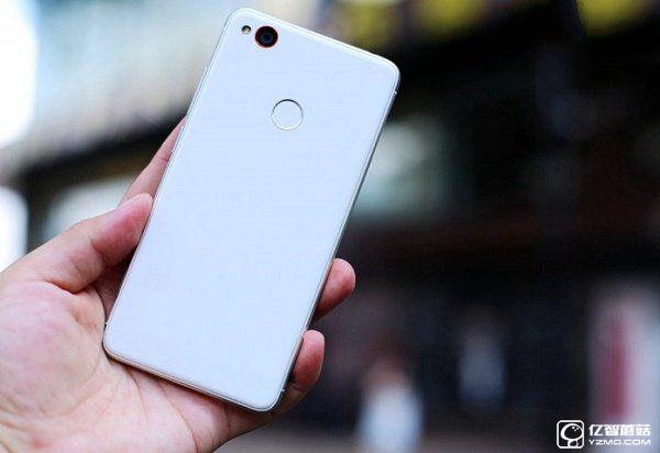 nubia Z11和Z11 mini哪個(gè)好看 外觀對(duì)比