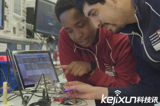 智能穿戴在醫(yī)學上的擴展 帕金森癥用智能穿戴緩解