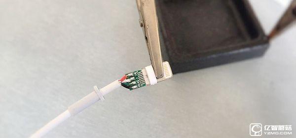 iPhone數(shù)據(jù)線為何“不耐操”?真相無語!