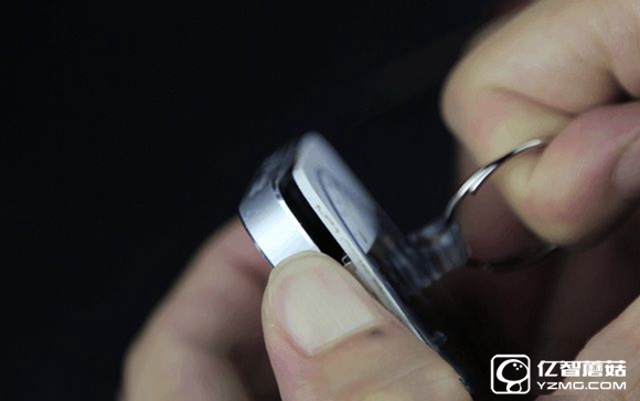 蘋果手機怎么換電池?iPhone5更換電池圖文教程