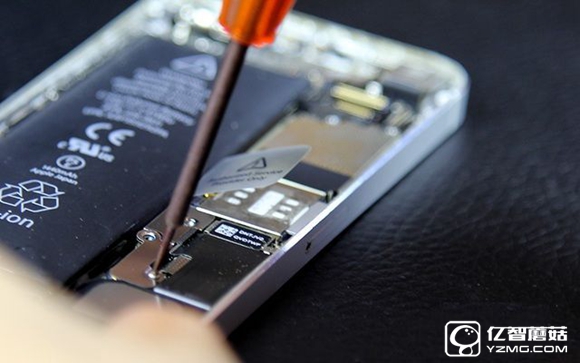 蘋果手機怎么換電池?iPhone5更換電池圖文教程