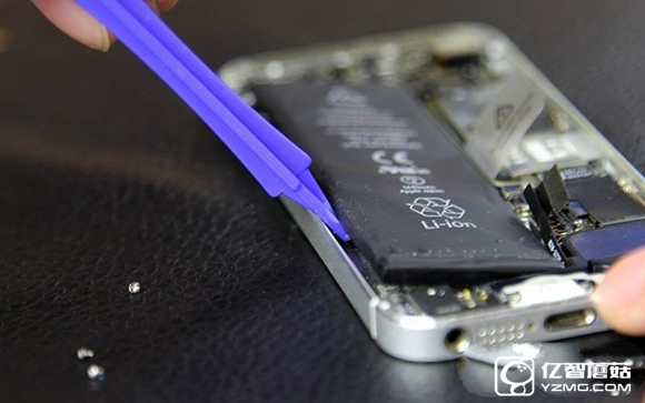 蘋果手機怎么換電池?iPhone5更換電池圖文教程