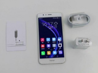 華為榮耀8上手體驗評測 主打的時尚設計元素