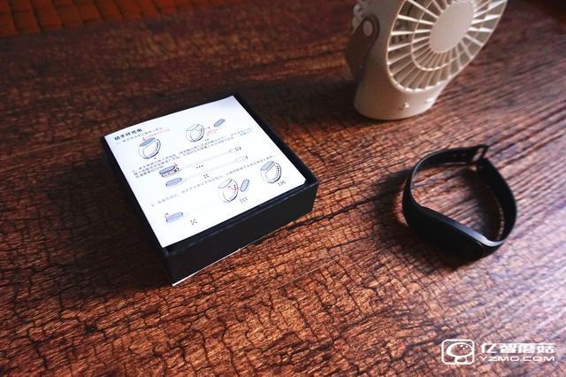 bong 3 HR智能手環(huán)首發(fā)開(kāi)箱評(píng)測(cè) 169的價(jià)格和小米手環(huán)2比怎樣?