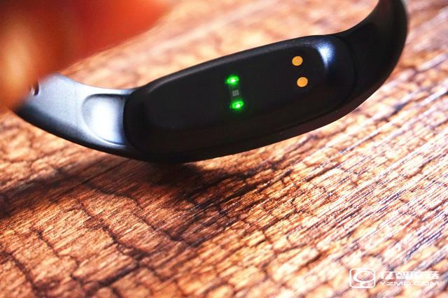 bong 3 HR智能手環(huán)首發(fā)開(kāi)箱評(píng)測(cè) 169的價(jià)格和小米手環(huán)2比怎樣?