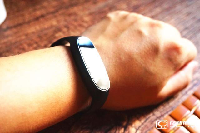 bong 3 HR智能手環(huán)首發(fā)開(kāi)箱評(píng)測(cè) 169的價(jià)格和小米手環(huán)2比怎樣?