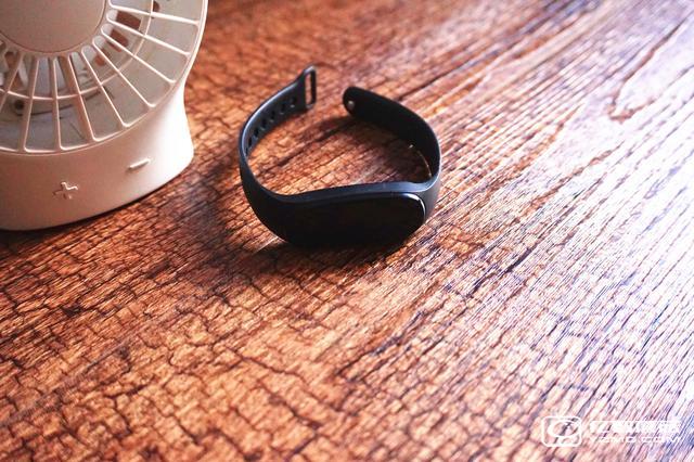 bong 3 HR智能手環(huán)首發(fā)開(kāi)箱評(píng)測(cè) 169的價(jià)格和小米手環(huán)2比怎樣?