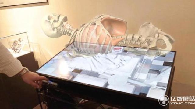 VR很酷很強大？成本降下來后AR可能比它厲害