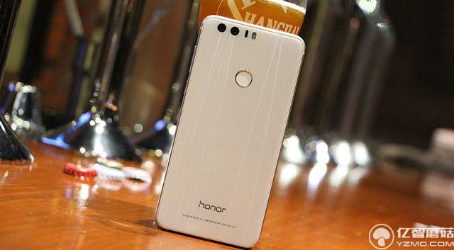 八月旗艦機(jī)哪款好 2016年8月值得買的旗艦手機(jī)推薦