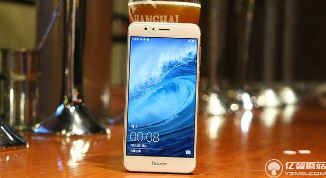 八月旗艦機(jī)哪款好 2016年8月值得買的旗艦手機(jī)推薦