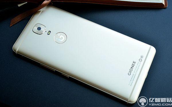 八月旗艦機(jī)哪款好 2016年8月值得買的旗艦手機(jī)推薦