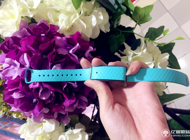 華為榮耀暢玩手環(huán)A1實(shí)物評(píng)測(cè)+高清圖賞 能夠紫外線(xiàn)監(jiān)測(cè)我會(huì)告訴你