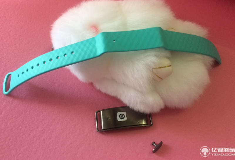 華為榮耀暢玩手環(huán)A1實(shí)物評(píng)測(cè)+高清圖賞 能夠紫外線(xiàn)監(jiān)測(cè)我會(huì)告訴你