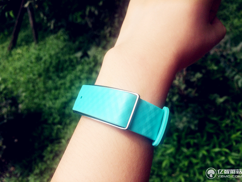 華為榮耀暢玩手環(huán)A1實(shí)物評(píng)測(cè)+高清圖賞 能夠紫外線監(jiān)測(cè)我會(huì)告訴你
