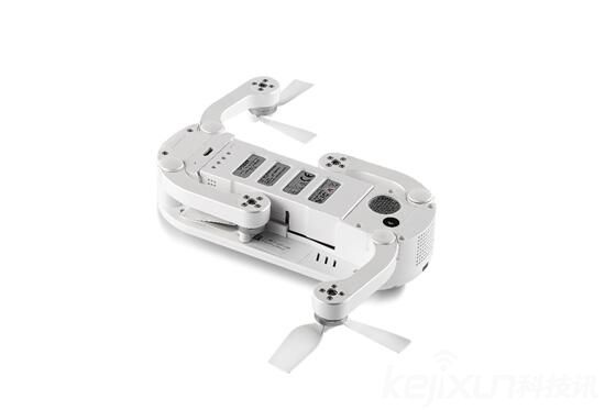 真能“收入囊中”的無人機――DOBBY口袋無人機