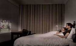 Beam燈泡可以秒變投影儀!亮瞎眼