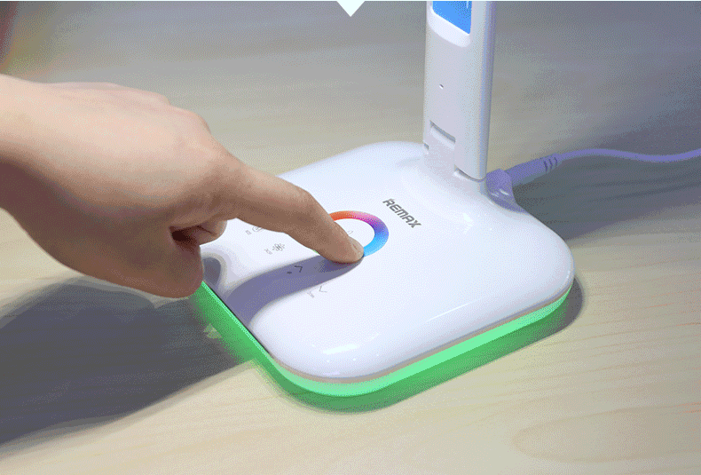 REMAX折疊護(hù)眼臺燈:路遙知馬力日久見燈芯