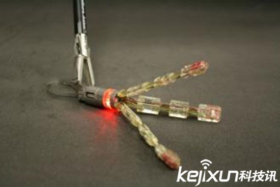 哈佛大學(xué)研制出軟體機(jī)器人 形似章魚成本極低