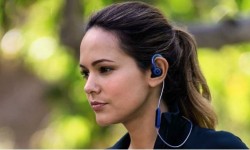 JBL新款藍(lán)牙運(yùn)動耳機(jī)：充滿一次電可連續(xù)使用8小時