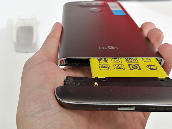 谷歌向左聯想向右 Moto Z模塊化手機路在何方?