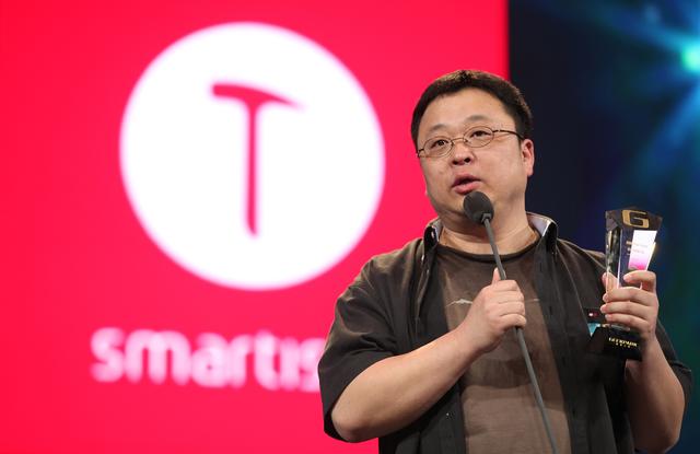 錘子科技一年巨虧5億 羅永浩還能翻身嗎？