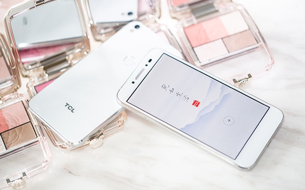 TCL 520正式發布 售價1290元