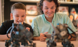 Ganker機(jī)器人:手機(jī)遙控的機(jī)甲機(jī)器人