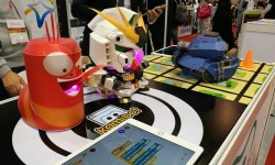 創(chuàng)客產(chǎn)品竟用紙板做了個(gè)特牛的機(jī)器人!腦洞大開