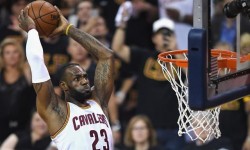 下賽季你可以戴著VR在家看NBA!門(mén)票錢(qián)省了