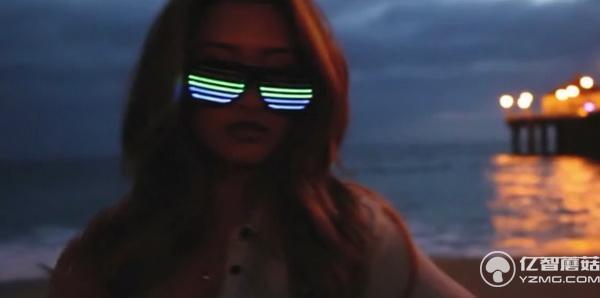 撩妹必備!這個發光眼鏡讓你瞬間成為Party焦點