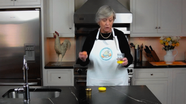 如何剝一顆完整雞蛋?這款小裝置幫你輕松做到