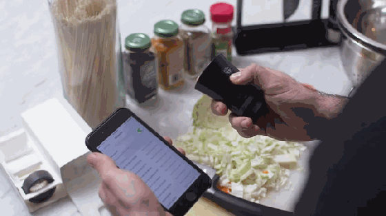 夠文藝!這個音樂瓶塞能讓玻璃瓶秒變無線音箱