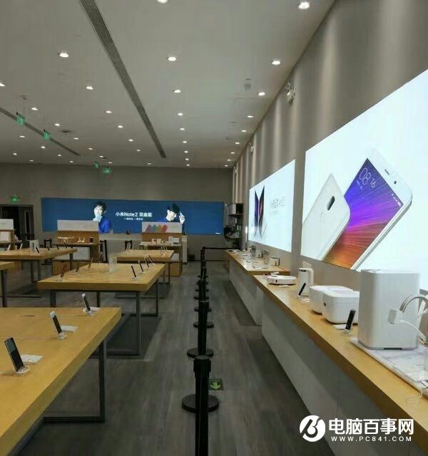 小米MIX雙11線下現(xiàn)貨開賣 米粉通宵提前排隊(duì)