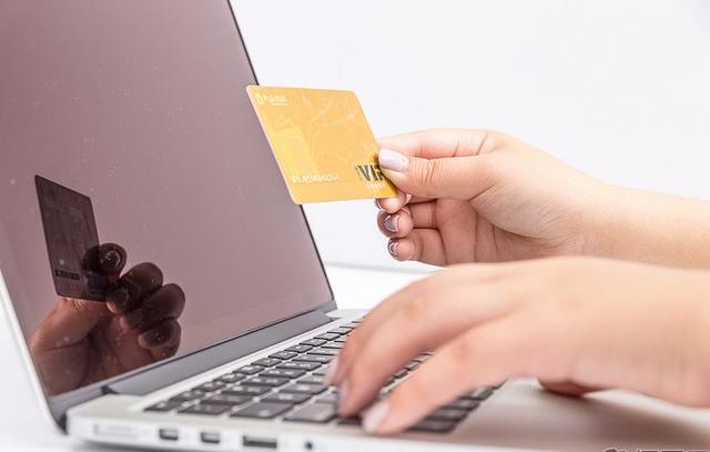 電商雙11狂歡 實(shí)體店卻哀鴻遍野 怪馬云?