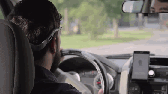 戴上骨傳導耳機就是任性!老板開會也不用摘