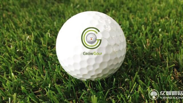 這是顆能當(dāng)教練的高爾夫球 “麒麟臂”都打不丟